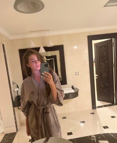 Asmali Mescit VIP Eşlik Hizmeti: Bağımsız Model Aslı